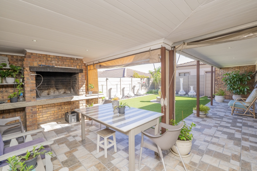 3 Bedroom Property for Sale in Protea Heights Western Cape